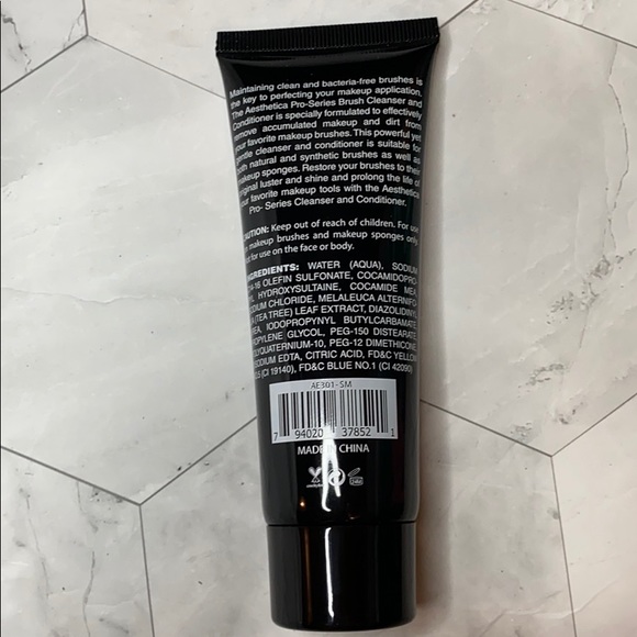 Aesthetica Pro-Series Makeup Brush Cleanser 2.5oz - Picture 2 of 2